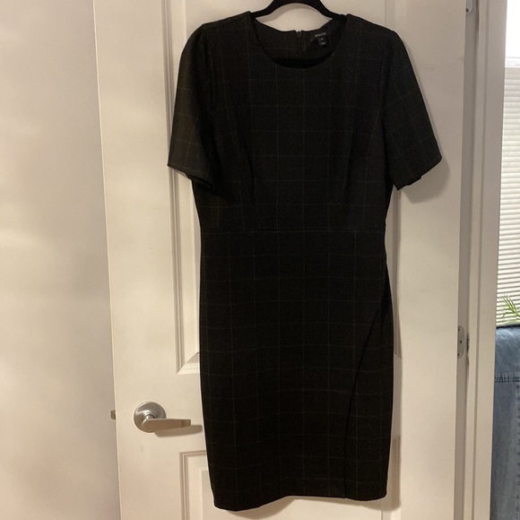 Office dress - Picture 2 of 3